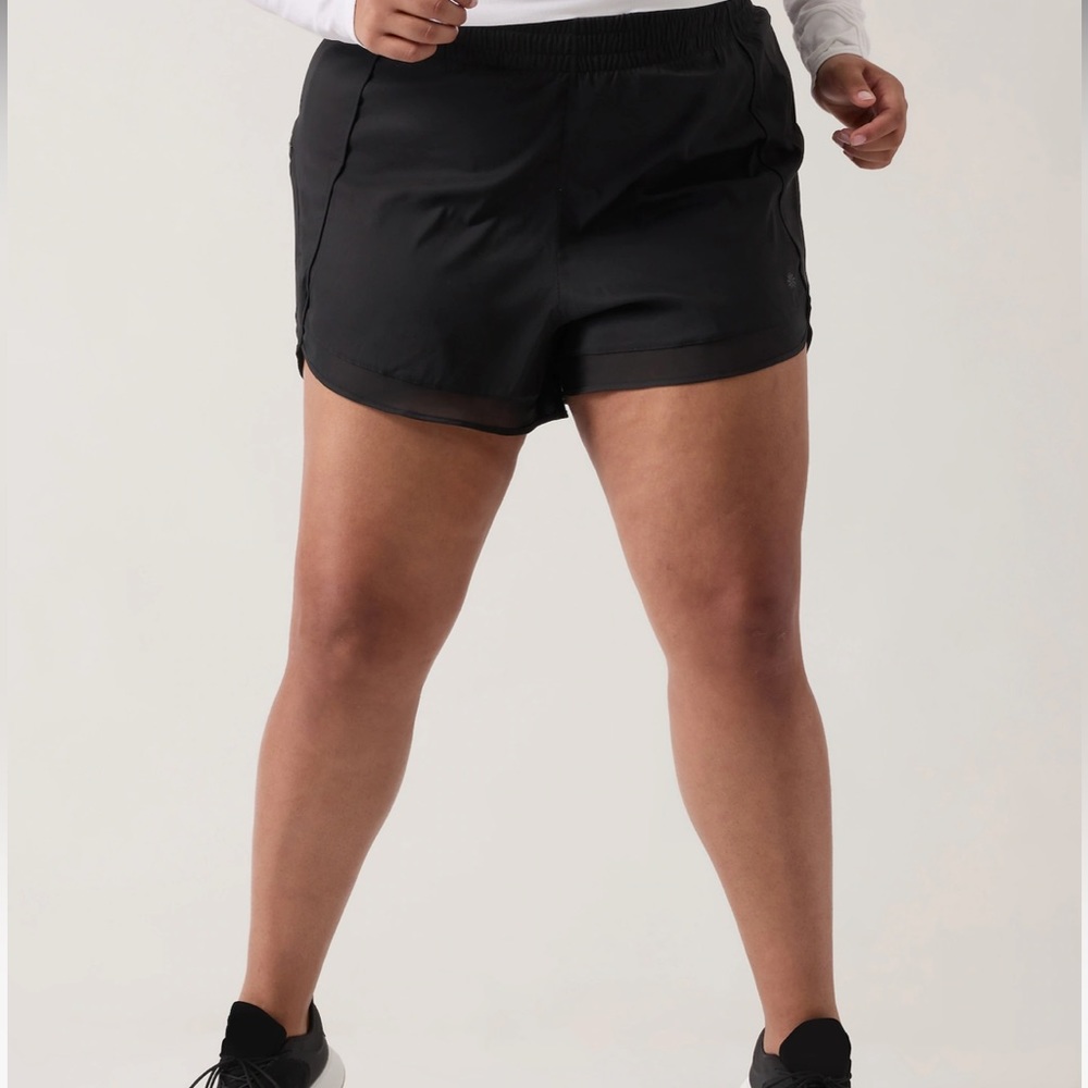 Athleta Mesh Racer Run Short 4"